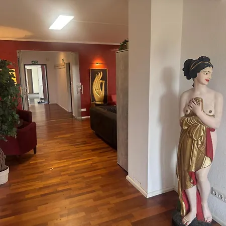 4 Big Bedrooms, & Garden, Schlehe 8 Nyaraló Hannover